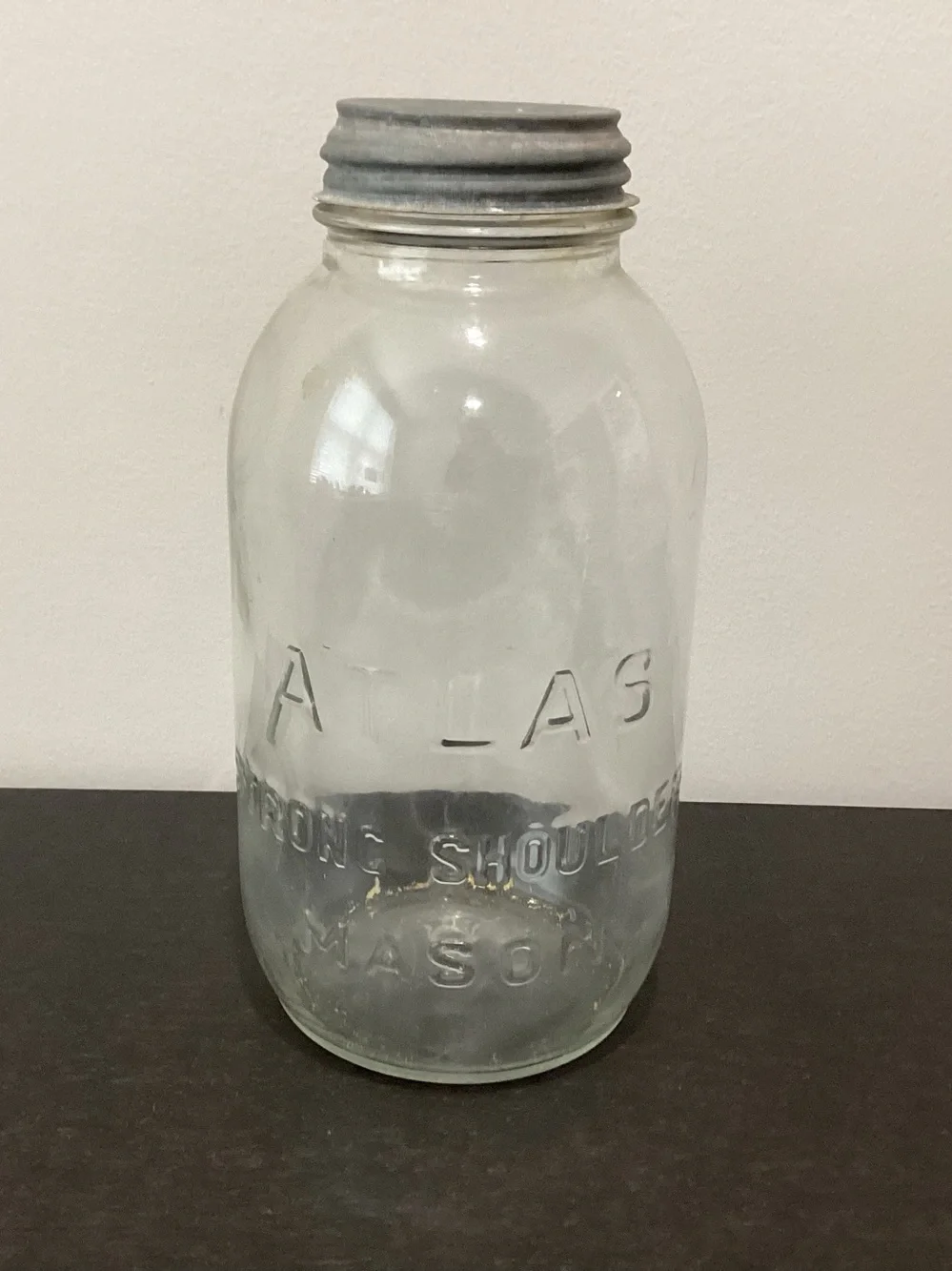 Vtg.Atlas Strong Shoulder Mason jar produced by Hazel-Atlas Glass Company.